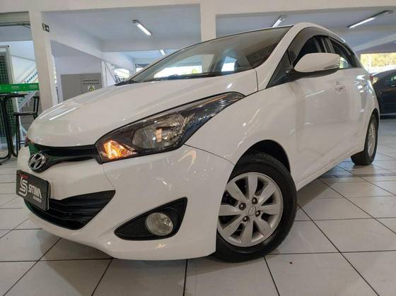 HYUNDAI HB20 1.0 COMFORT PLUS 12V FLEX 4P MANUAL HYUNDAI HB20 1.0 COMFORT PLUS 12V FLEX 4P MANUAL